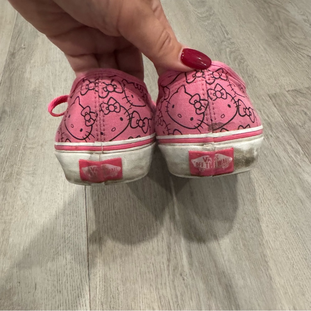 VANS Old Skool Hello Kitty Women's Low Top Sneakers, Size 10, Pink And Black - Picture 3 of 7